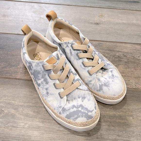 Spenco Women's Malibu Lace Sneaker - Picture 2 of 7